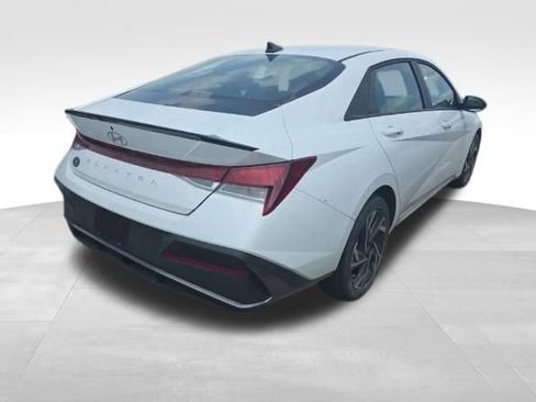 Used 2025 Hyundai Elantra Sport FWD image 5