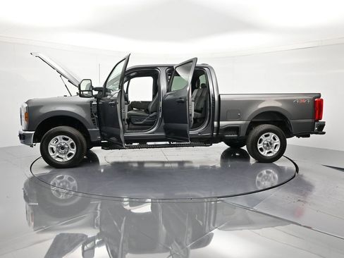 Certified 2025 Ford F250 XLT image 45