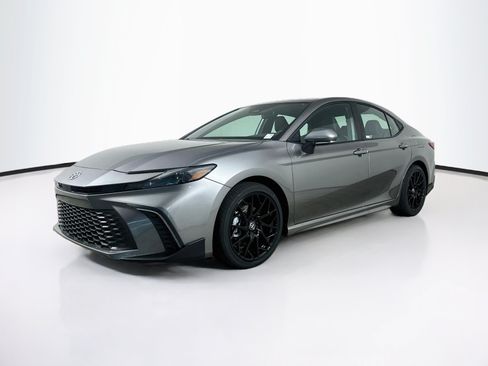 Used 2026 Toyota Camry SE w/ Convenience Package FWD image 3