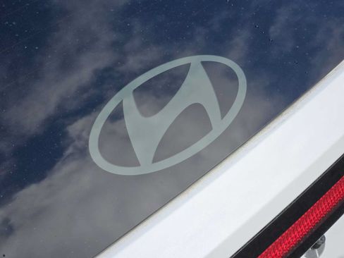 Certified 2025 Hyundai Tucson SEL FWD image 11