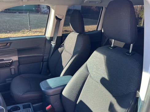 Certified 2025 Ford Maverick XL image 12