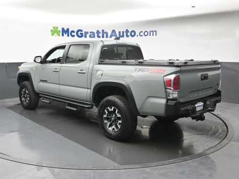 Used 2022 Toyota Tacoma TRD Off-Road AWD/4WD image 19