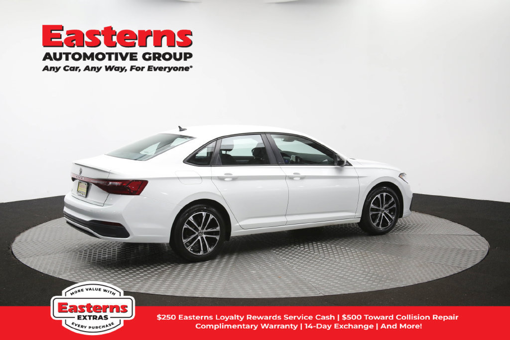 Used 2025 Volkswagen Jetta Sport FWD image 42