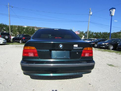Used 1997 BMW 528i Sedan image 4