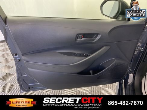 Used 2025 Toyota Corolla LE FWD image 12