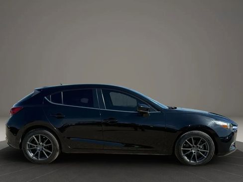 Used 2018 MAZDA MAZDA3 Touring FWD image 5