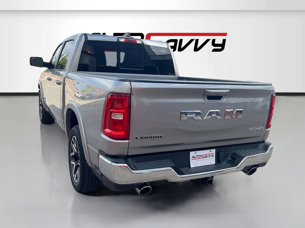 Used 2025 RAM 1500 Laramie AWD/4WD image 5