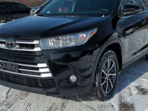 Used 2019 Toyota Highlander XLE image 11