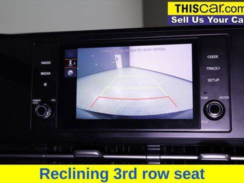 Used 2024 Kia Carnival LX FWD image 19