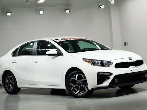 Used 2020 Kia Forte LXS image 2