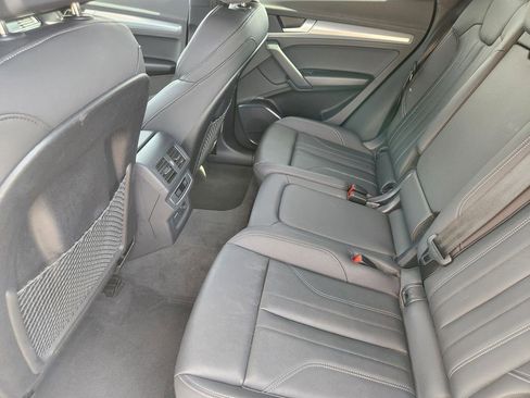Used 2025 Audi Q5 2.0T Premium image 19