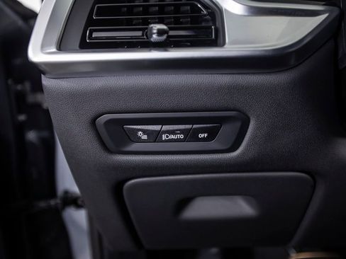 Used 2025 BMW X6 xDrive40i w/ Premium Package image 35