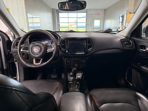 Used 2018 Jeep Compass Limited w/ Navigation Group AWD/4WD image 12