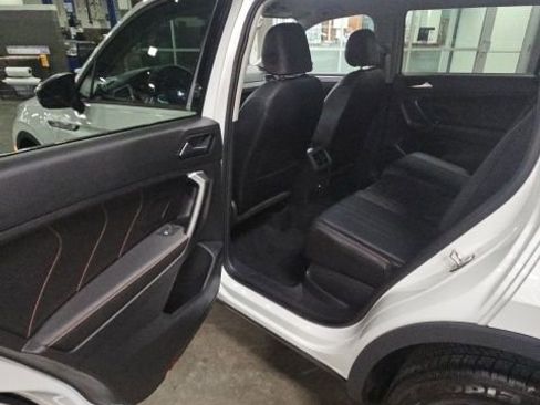 Used 2024 Volkswagen Tiguan Wolfsburg Edition image 32