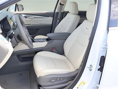 New 2026 Cadillac XT5 Premium Luxury image 12
