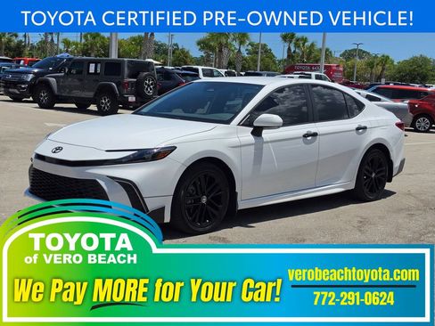 Used 2025 Toyota Camry SE w/ Convenience Package FWD image 1