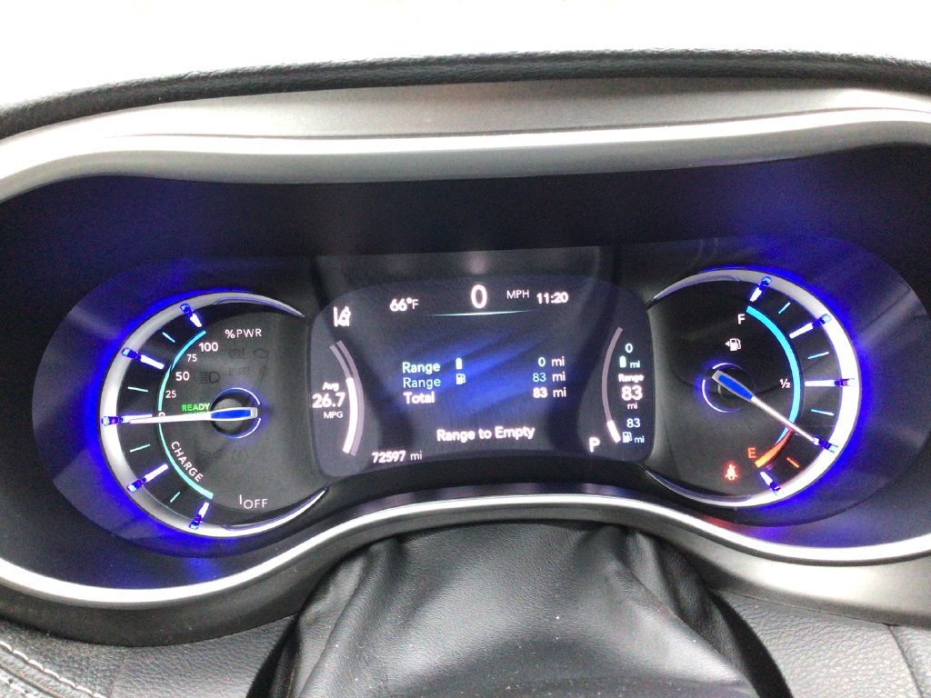 Used 2024 Chrysler Pacifica Limited FWD image 16