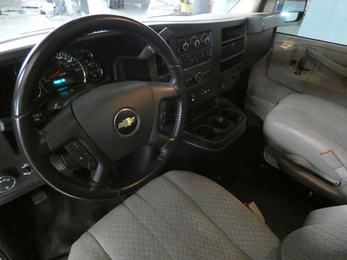 Used 2023 Chevrolet Express 2500 w/ Driver Convenience Package RWD image 9