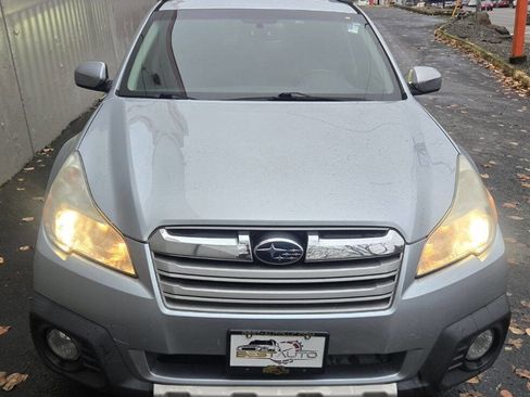 Used 2013 Subaru Outback 2.5i Limited image 3