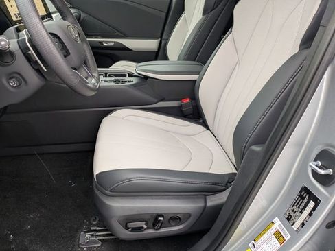 Used 2025 Lexus TX 500h AWD image 12