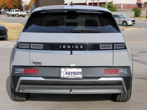 New 2026 Hyundai Ioniq 5 SEL image 4
