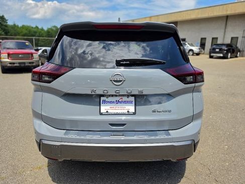 Used 2024 Nissan Rogue SL AWD/4WD image 4