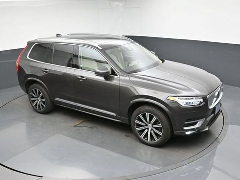 Used 2024 Volvo XC90 B5 Plus w/ Protection Package AWD/4WD image 18