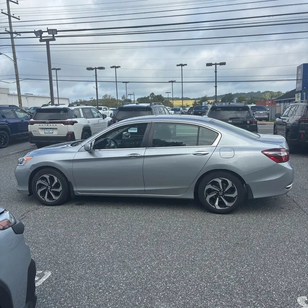 Used 2017 Honda Accord EX-L image 3