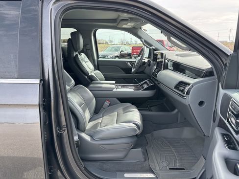 Used 2018 Lincoln Navigator L Reserve w/ Technology Package image 36