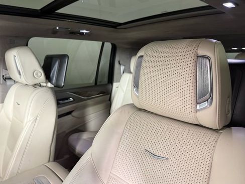 Used 2021 Cadillac Escalade ESV Sport Platinum image 15