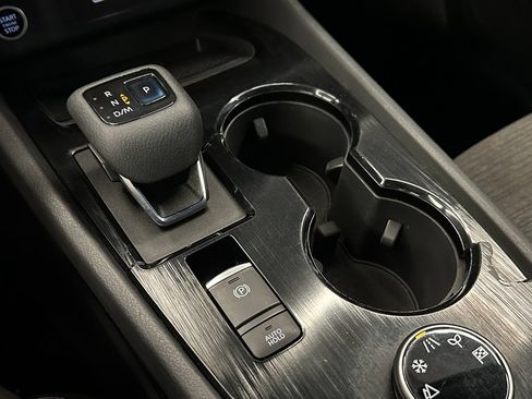Used 2021 Nissan Rogue SV AWD/4WD image 16