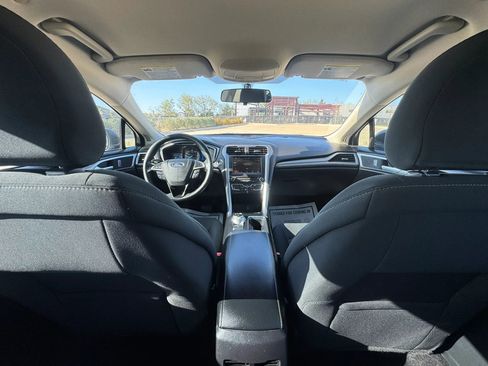 Used 2018 Ford Fusion SE image 48