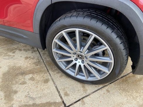 Used 2021 Mercedes-Benz GLB 250 4MATIC image 29