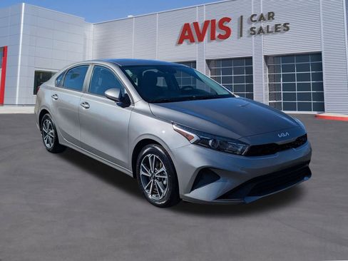 Used 2024 Kia Forte LXS image 3