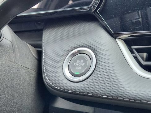 New 2026 Chevrolet Equinox LT w/ Safety and Technology Package FWD image 16