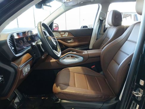 Used 2024 Mercedes-Benz GLS 450 4MATIC image 18