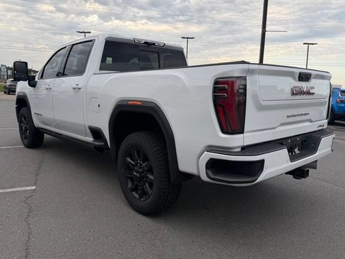 Used 2024 GMC Sierra 2500 AT4 w/ AT4 Premium Plus Package AWD/4WD image 5
