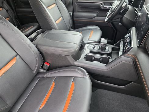 Used 2025 GMC Sierra 1500 AT4 image 10
