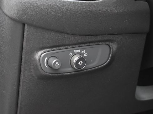 Used 2019 Chevrolet Equinox LT AWD/4WD image 16