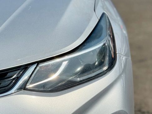 Used 2018 Chevrolet Cruze LT w/ RS Package image 25