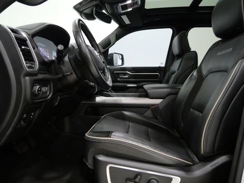 Used 2022 RAM 1500 Laramie AWD/4WD image 12