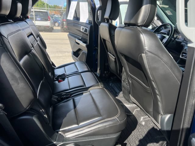 Used 2023 Ford Explorer XLT w/ Equipment Group 202A AWD/4WD image 16