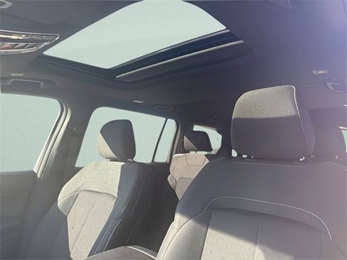 New 2025 Jeep Grand Cherokee L Laredo image 20