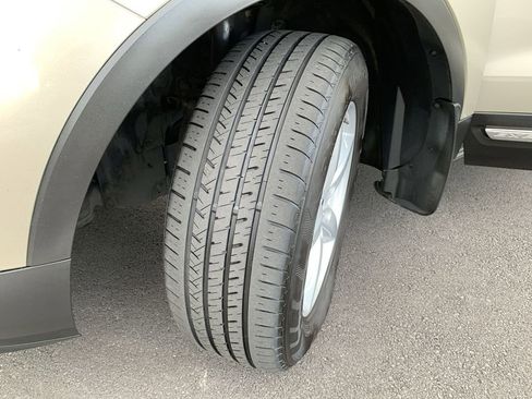 Used 2017 Ford Explorer XLT w/ Equipment Group 202A image 12