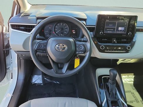 Used 2022 Toyota Corolla L image 15