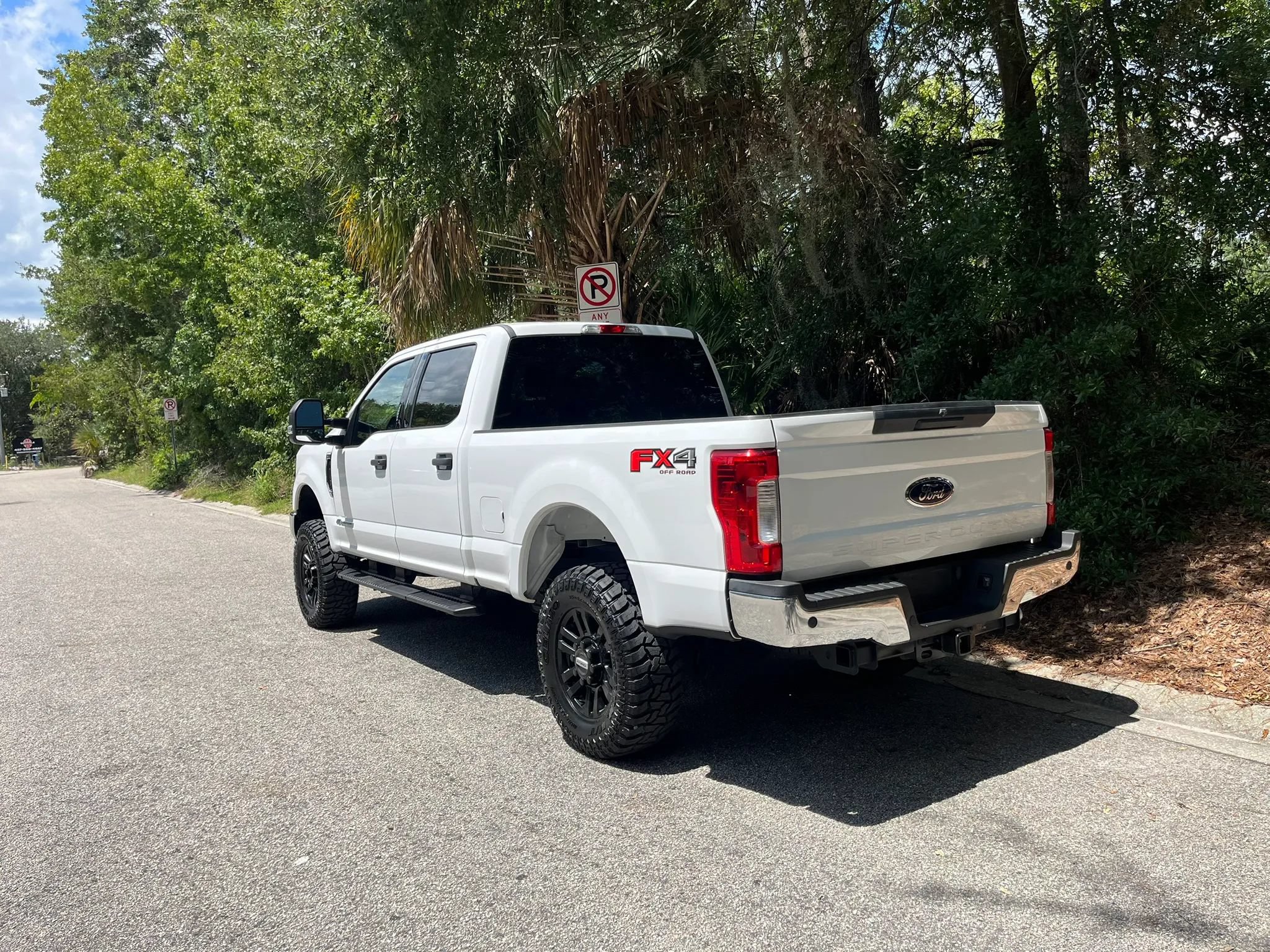 Used 2017 Ford F250 XLT w/ XLT Value Package AWD/4WD image 7