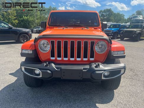 Used 2018 Jeep Wrangler Unlimited Sahara AWD/4WD image 11