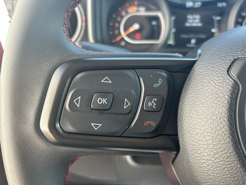 Used 2025 Jeep Wrangler Unlimited Rubicon AWD/4WD image 22