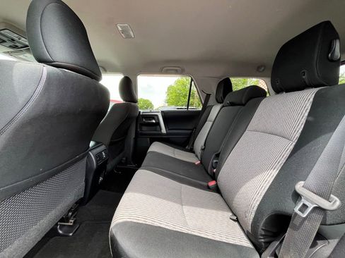 Used 2020 Toyota 4Runner SR5 AWD/4WD image 20