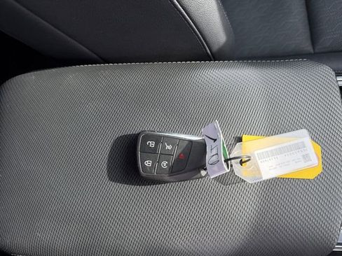 Used 2025 Chevrolet Equinox LT w/ Convenience Package II image 20